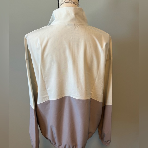 Under Armour Women’s Sport Anorak Windbreaker, Oversized. Women’s XS - Picture 5 of 9